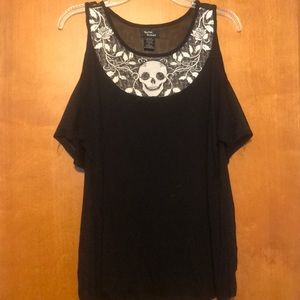 Hot Topic Cold Shoulder Skull Blouse